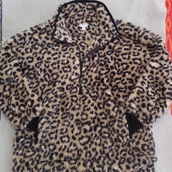 Lularoe Nancy Pullover 